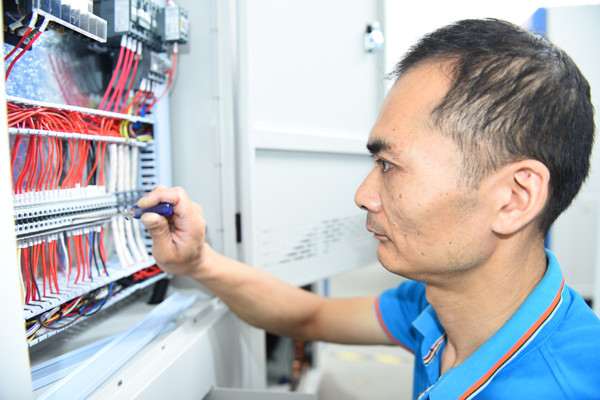 冷熱沖擊試驗箱電源故障(溫度沖擊箱電源維修)(圖1) DSC_7173.jpg